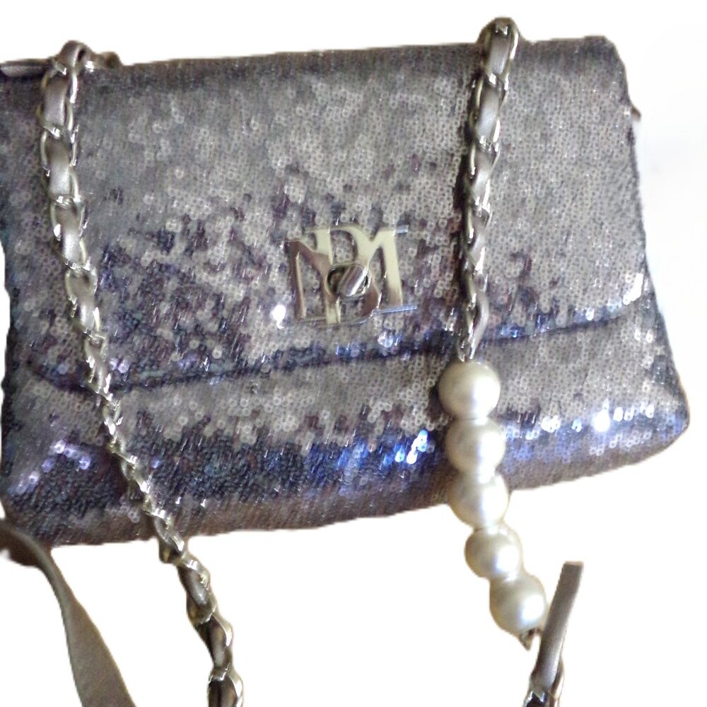 BADGLEY MISCHKA SMALL SILVER SEQUINED CROSSBODY BAG